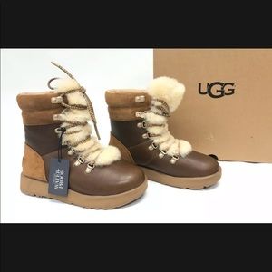 UGG Viki Waterproof boot (chestnut) size 5